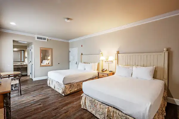 Harris Ranch Hotel double king room